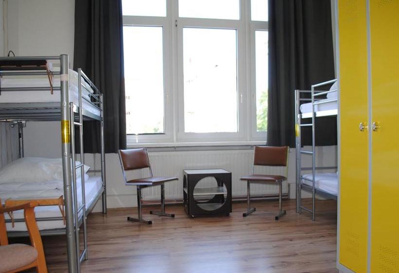 Sandershaus Hostel