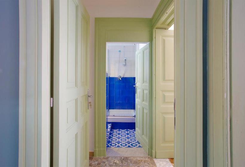 تختخواب و صبحانه Baylon Guest House