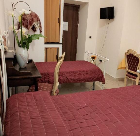 مبيت وإفطار Little Anema & Core