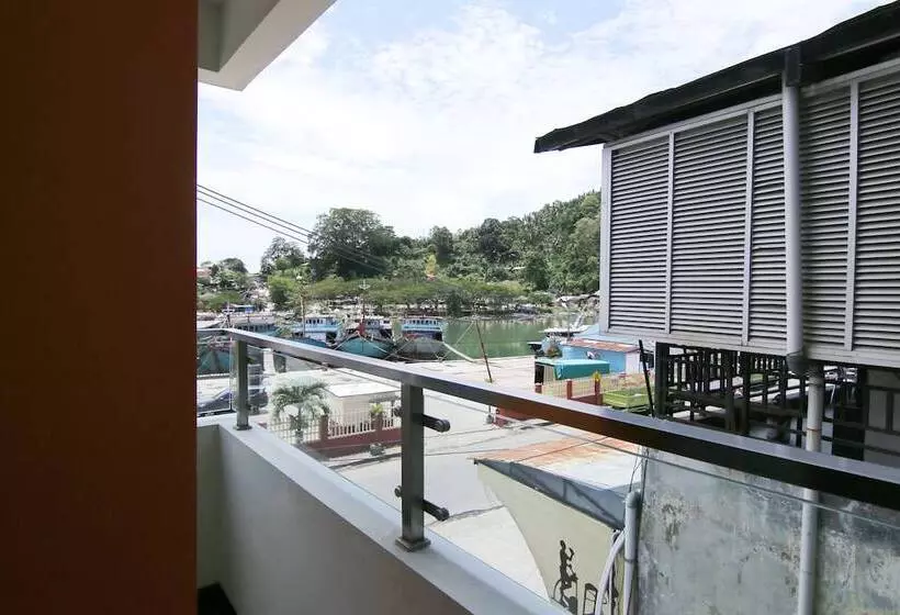 Budget Hotel By The Harbour