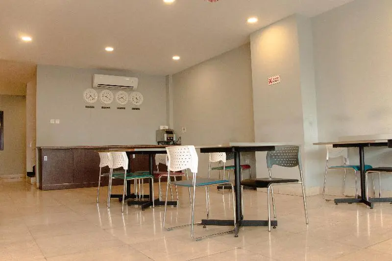 Budget Hotel By The Harbour