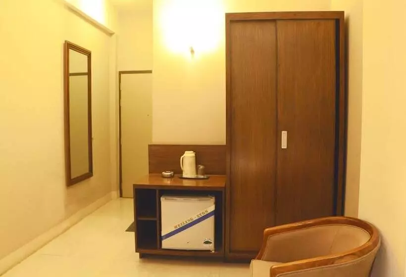 هتل Grand Circle Inn