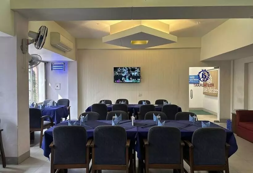 هتل Grand Circle Inn