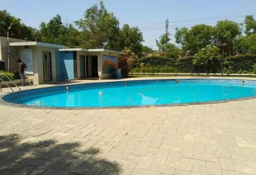 Hotelli Ashwin Igatpuri, Pure Veg & Jain Food