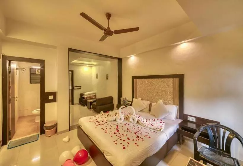 Hotelli Ashwin Igatpuri, Pure Veg & Jain Food