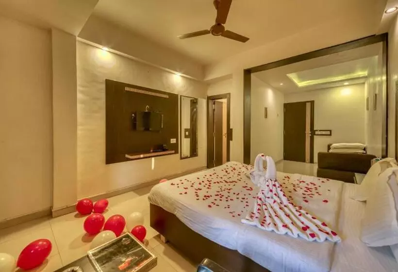 Hotelli Ashwin Igatpuri, Pure Veg & Jain Food