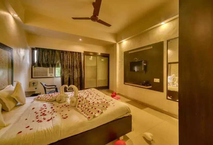 Hotelli Ashwin Igatpuri, Pure Veg & Jain Food