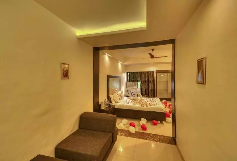 Hotelli Ashwin Igatpuri, Pure Veg & Jain Food