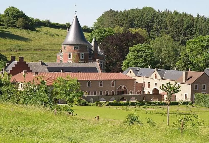 Hotelli Hôtel   Ferme Du Château D Ahin