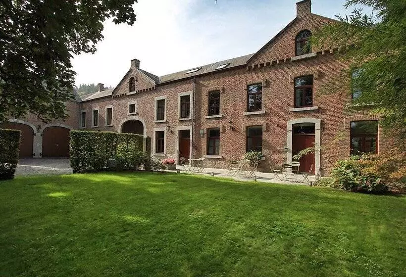 Hotelli Hôtel   Ferme Du Château D Ahin