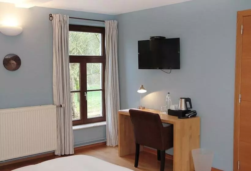 Hotelli Hôtel   Ferme Du Château D Ahin