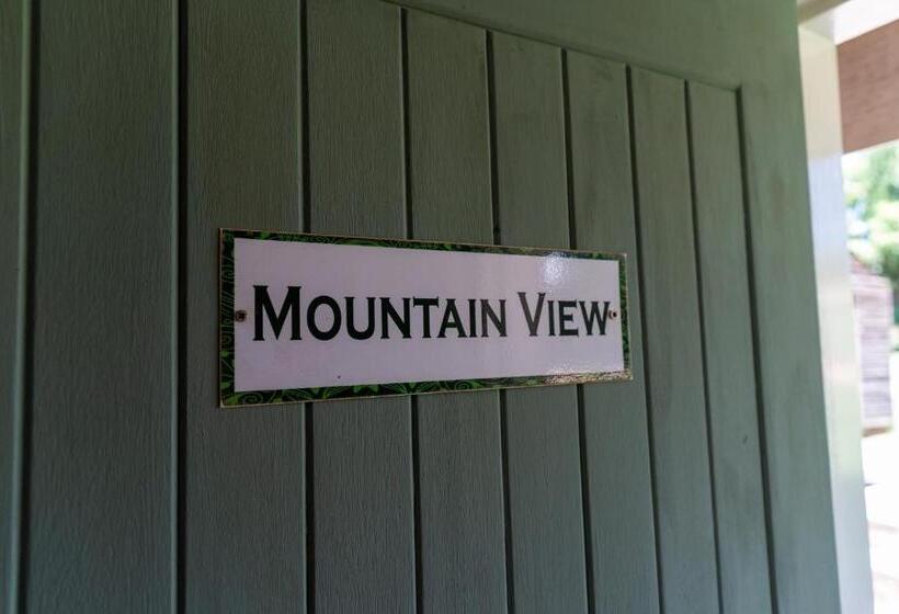 هتل Misty Morn Cottages