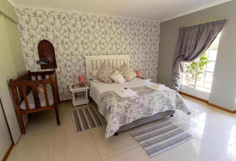 هتل Misty Morn Cottages