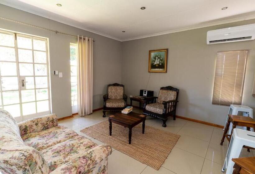 هتل Misty Morn Cottages