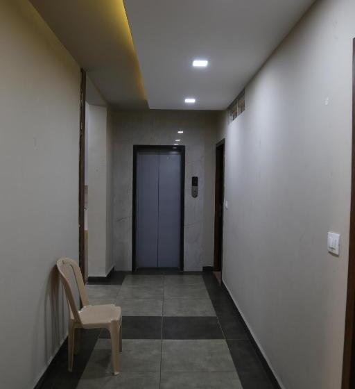 هتل Navaratna Palace