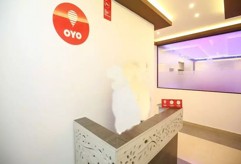 ホテル Oyo 10152 Rail View Residency