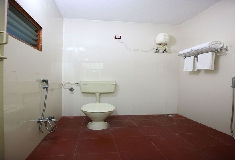 בית מלון כפרי Oyo 7747 Ss Residency