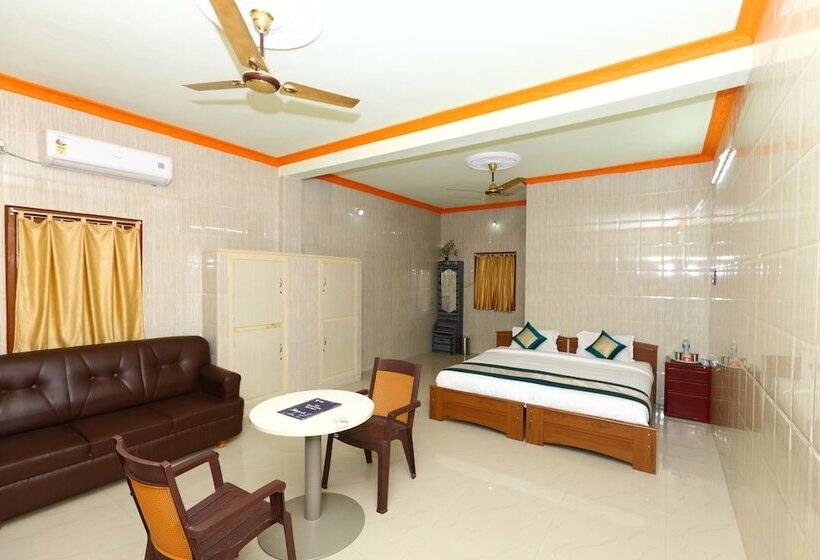 בית מלון כפרי Oyo 7747 Ss Residency