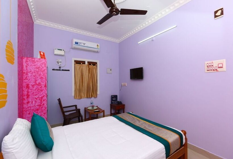 בית מלון כפרי Oyo 7747 Ss Residency