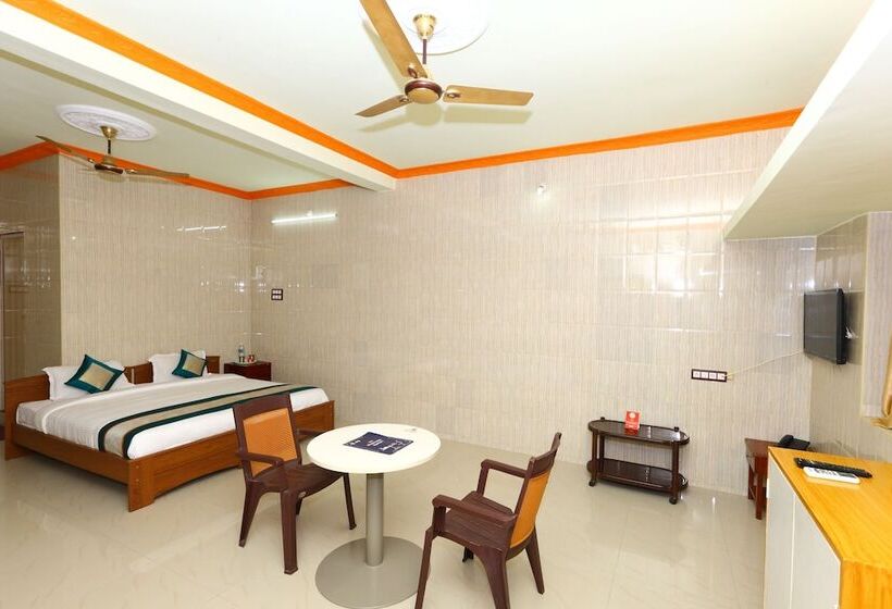 בית מלון כפרי Oyo 7747 Ss Residency