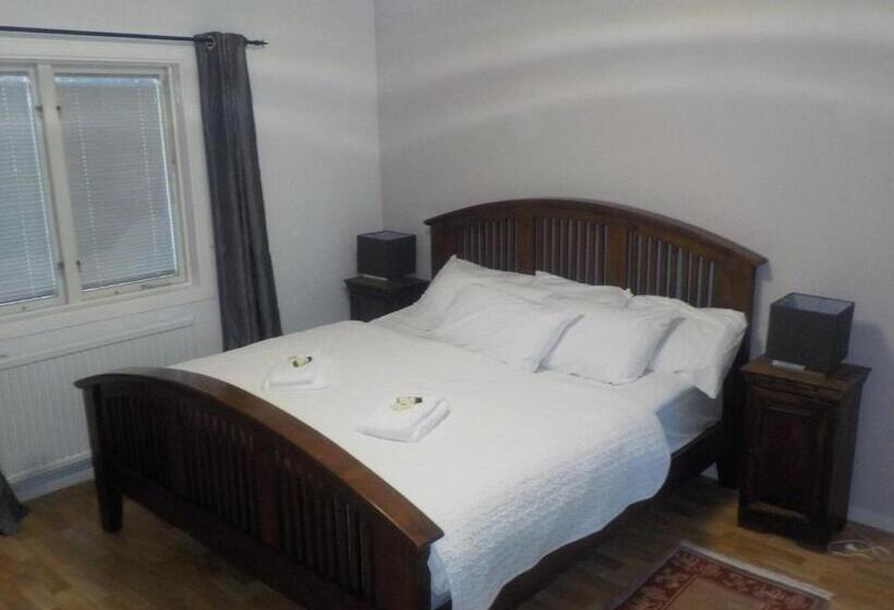 בית מלון כפרי Råda