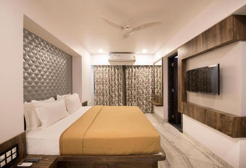 Hotel Sanmukh By Adamo