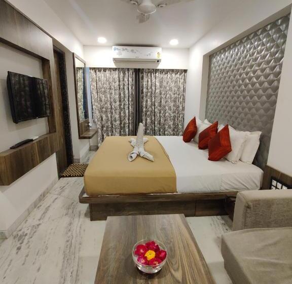 Hotel Sanmukh By Adamo