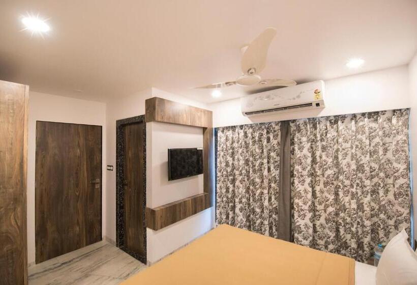 Hotel Sanmukh By Adamo