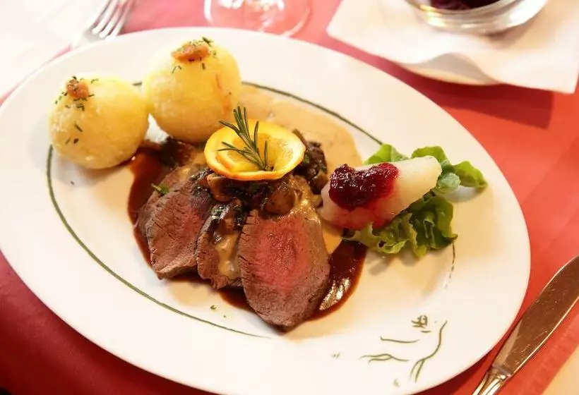 Hotelli Schätzlhof Ohg