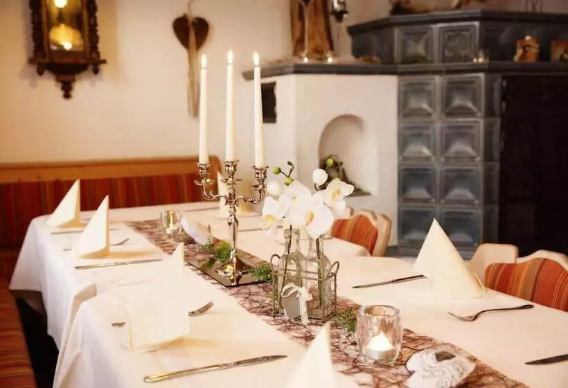 Hotelli Schätzlhof Ohg