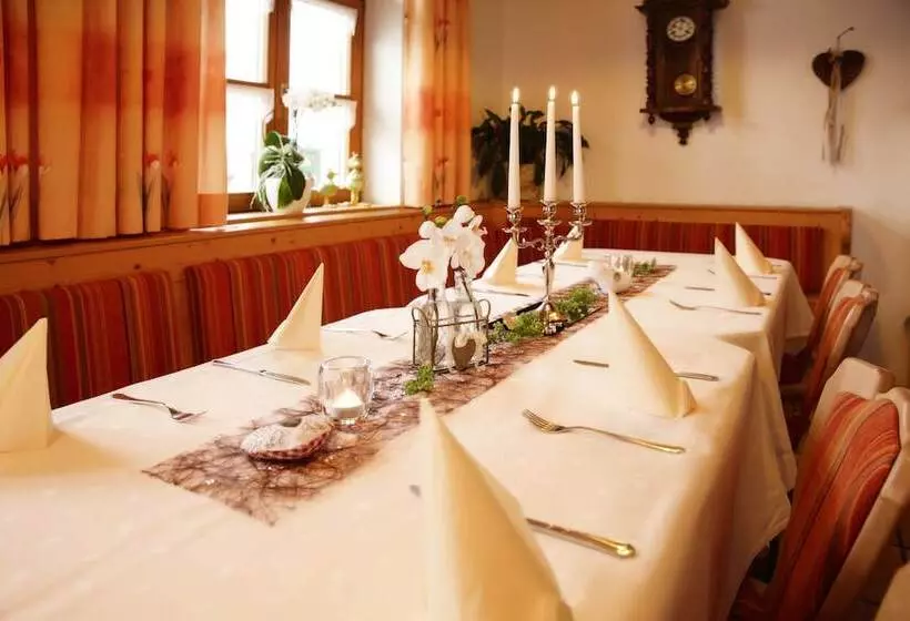 Hotelli Schätzlhof Ohg