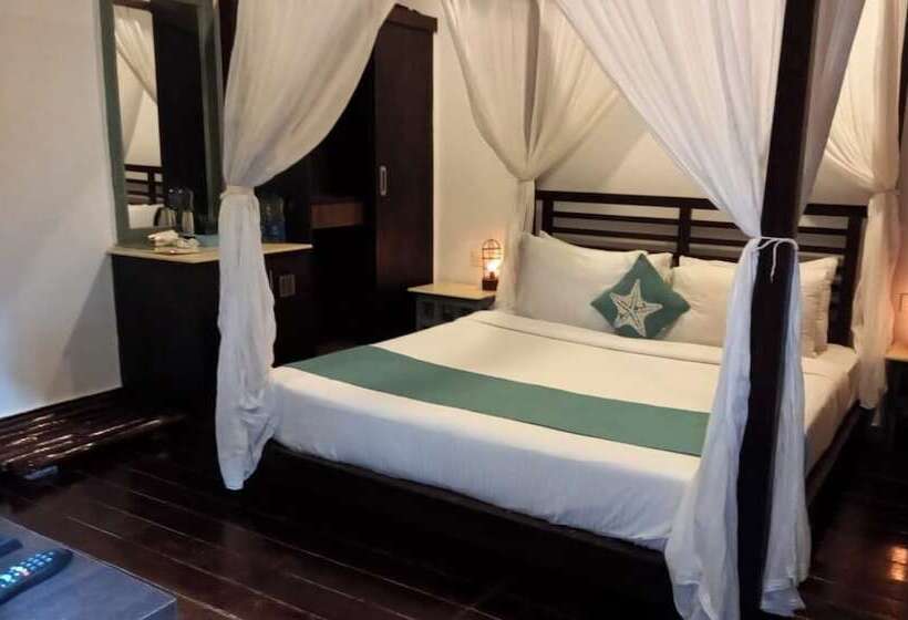 Hotell Sinq Beach Morjim