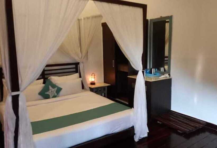 Hotell Sinq Beach Morjim