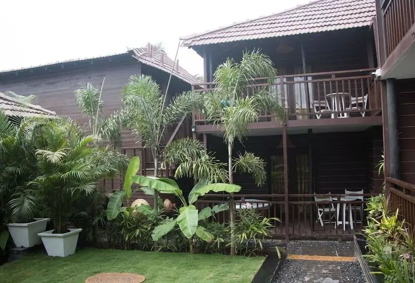 Hotel Sinq Beach Morjim