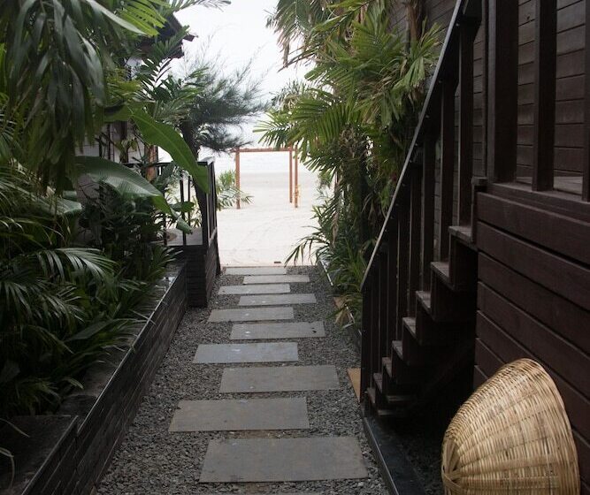 Hotell Sinq Beach Morjim