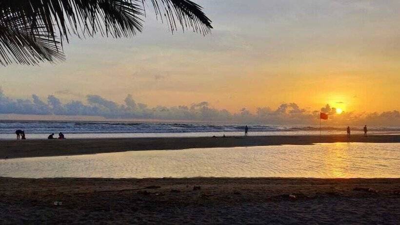 Hotell Sinq Beach Morjim