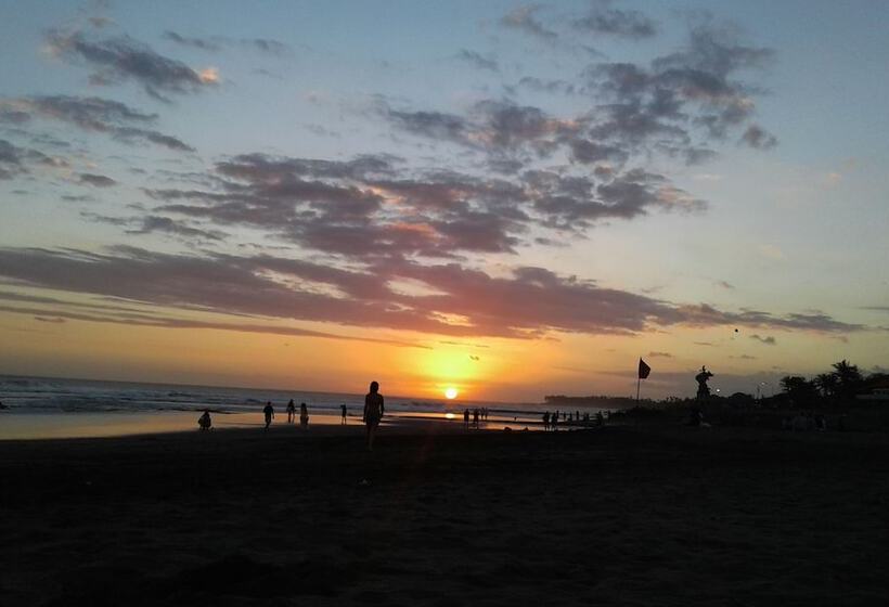 Repag Wayan Canggu Hostel