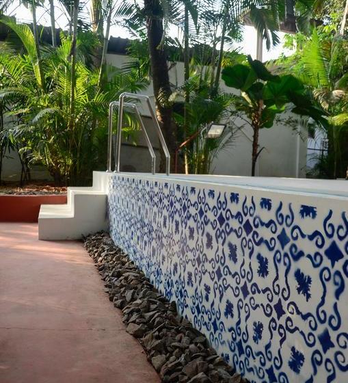 هاستل Woke Arpora