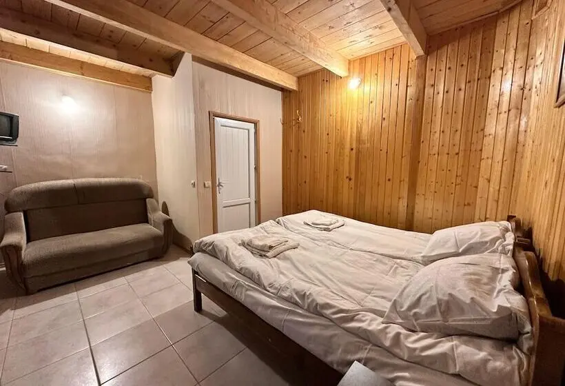Family Hotel Parnas 2250