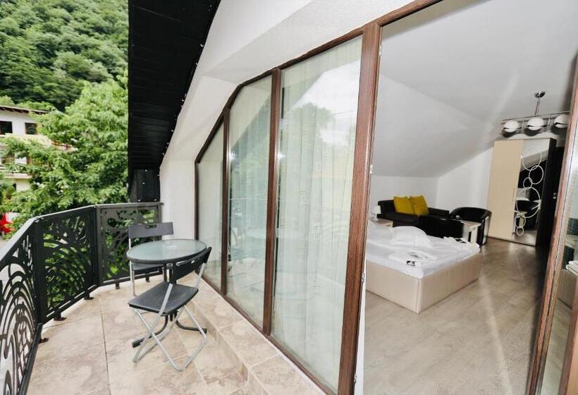 تختخواب و صبحانه Casa Golopența