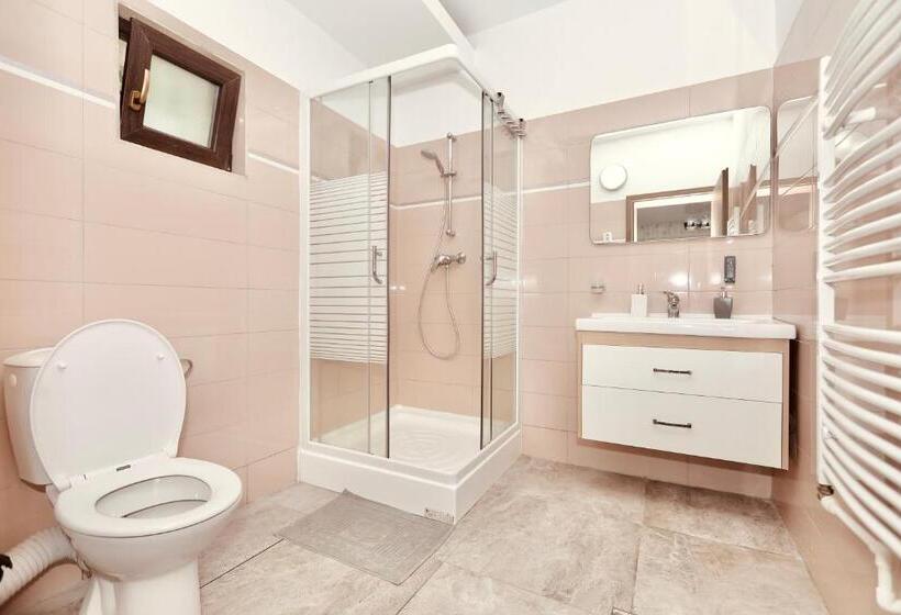 تختخواب و صبحانه Casa Golopența