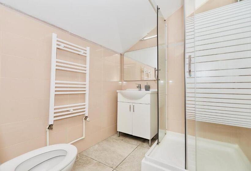 تختخواب و صبحانه Casa Golopența