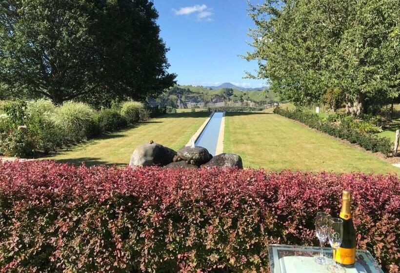 مبيت وإفطار Omaka Lodge