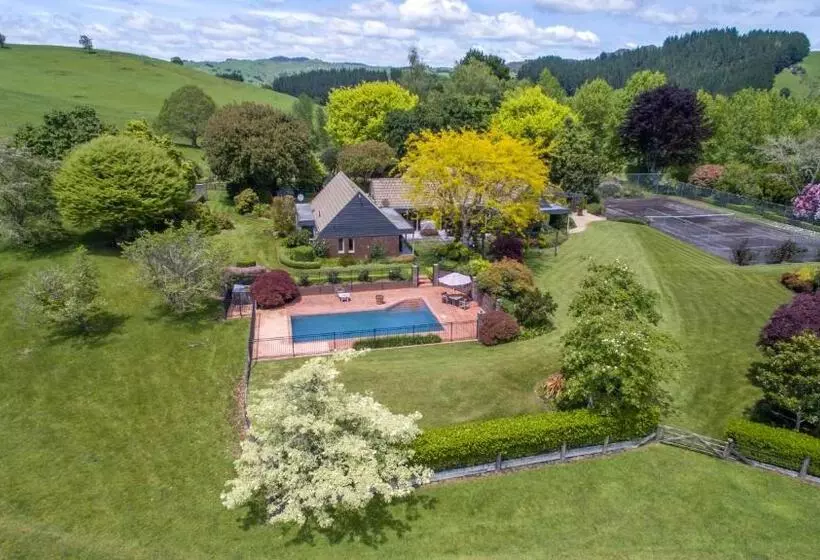 Aamiaismajoitus (B&B) Omaka Lodge