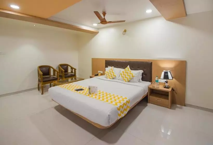 ホテル Capital O 11207 Gharonda Residency