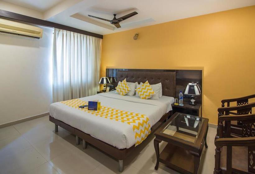 בית מלון כפרי Capital O 11207 Gharonda Residency