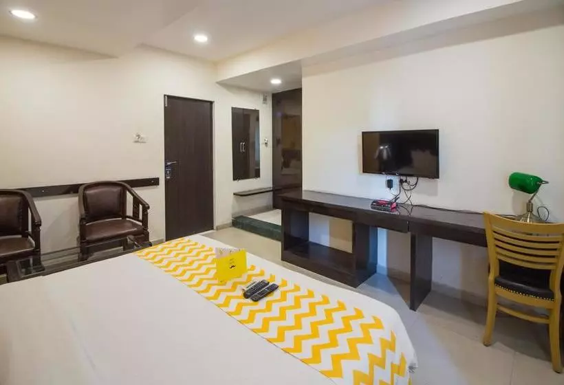 ホテル Capital O 11207 Gharonda Residency