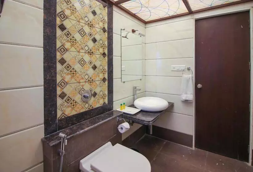 ホテル Capital O 11207 Gharonda Residency