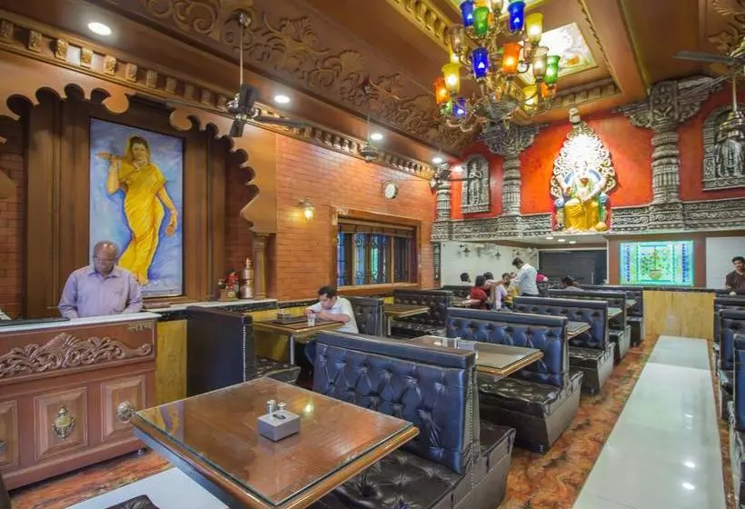 ホテル Capital O 11207 Gharonda Residency