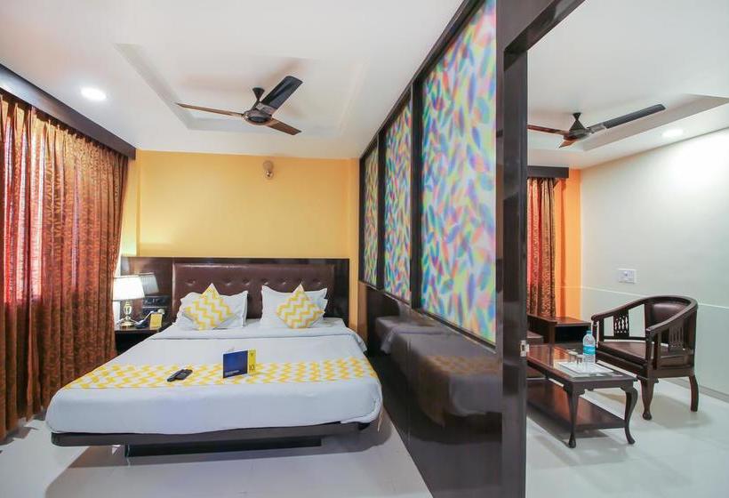 בית מלון כפרי Capital O 11207 Gharonda Residency